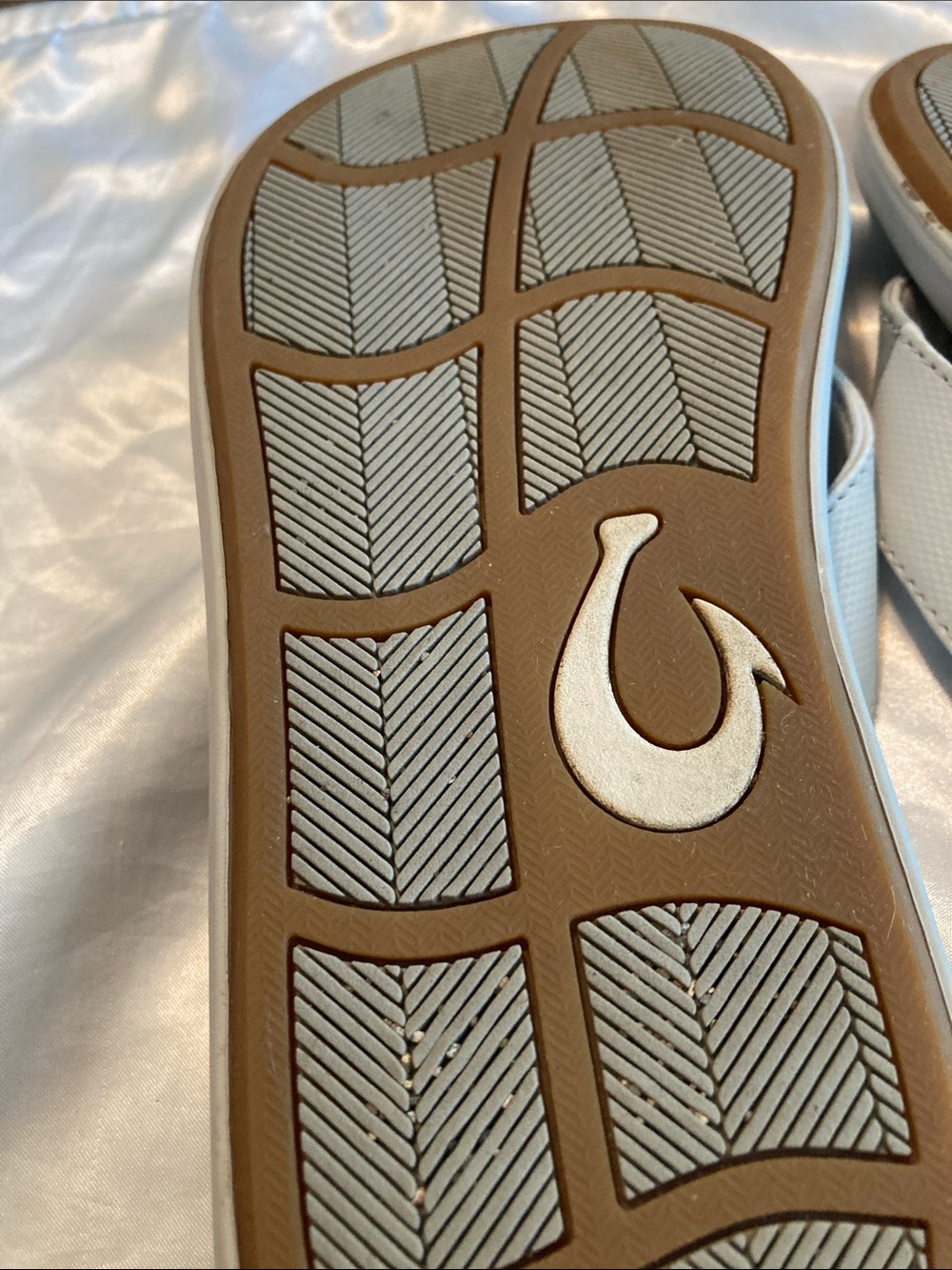 OluKai Sandals in Light Beige - Picture 8 of 8